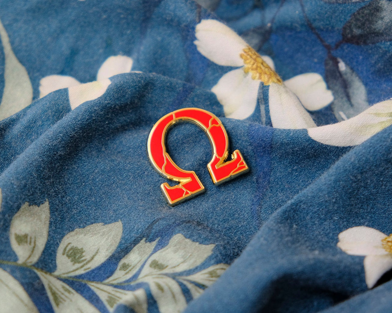 God of War - Omega symbol pin