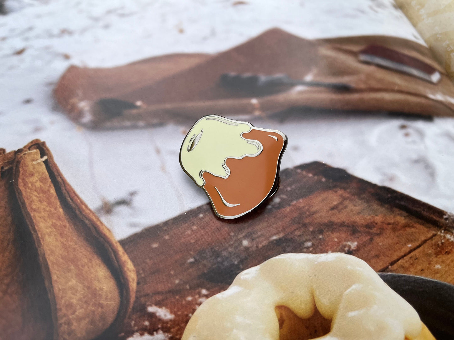 Sweetroll Hard Enamel Pin