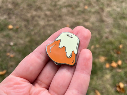 Sweetroll Hard Enamel Pin