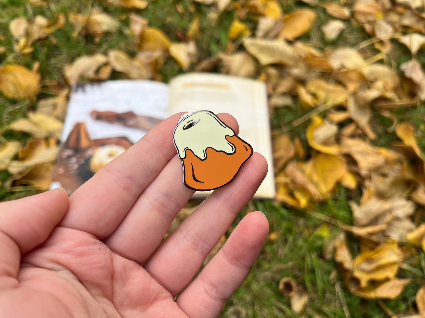 Sweetroll Hard Enamel Pin
