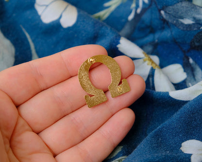 God of War - Omega symbol pin