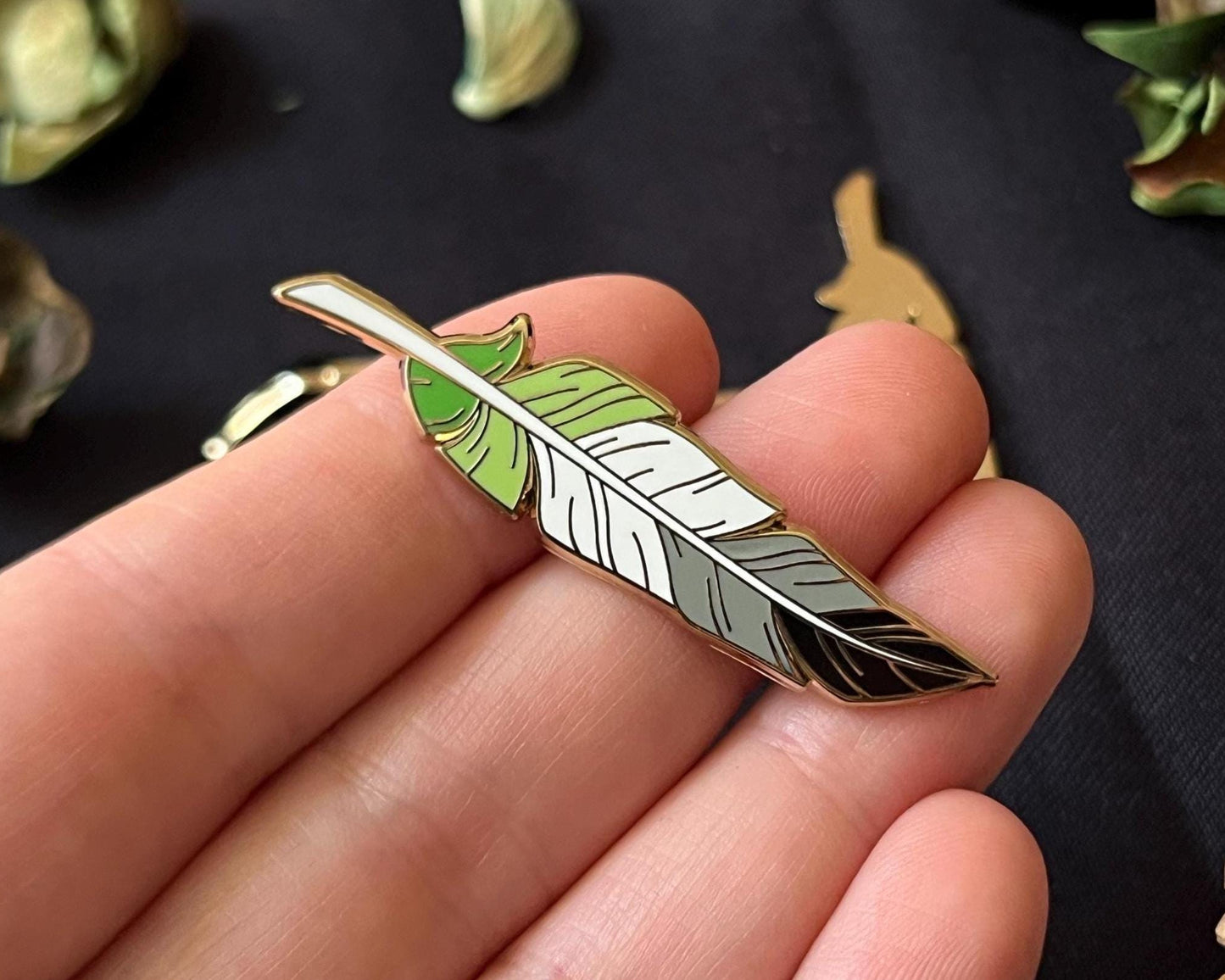 Aromantic Flag Feather pin