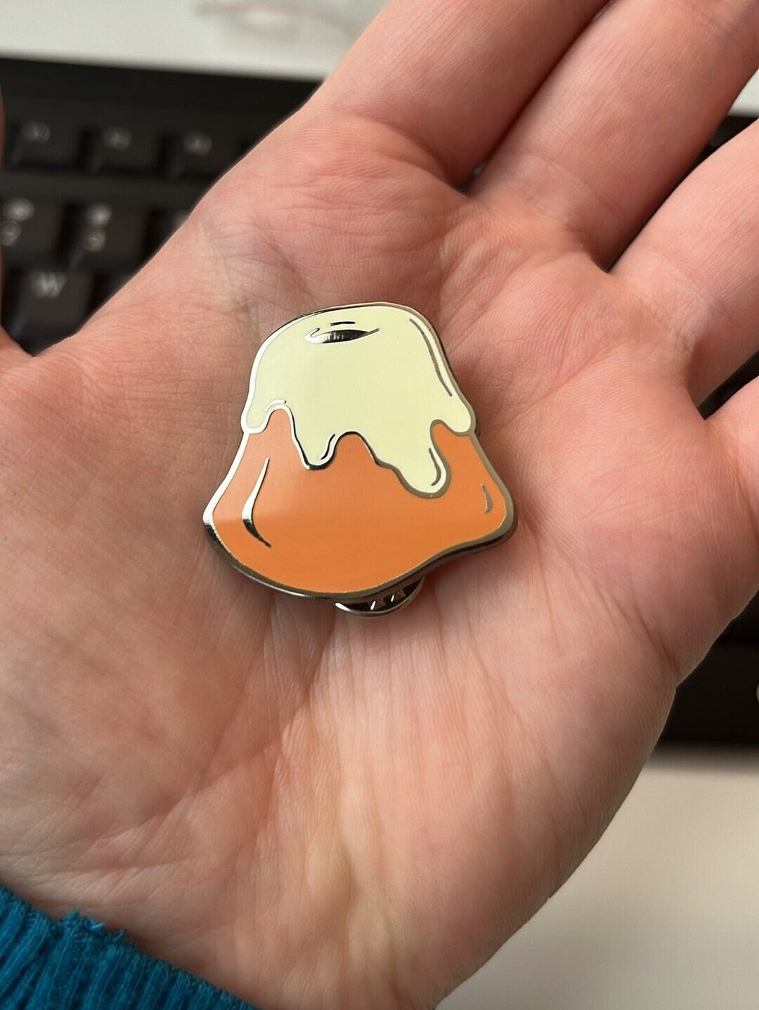 Sweetroll Hard Enamel Pin