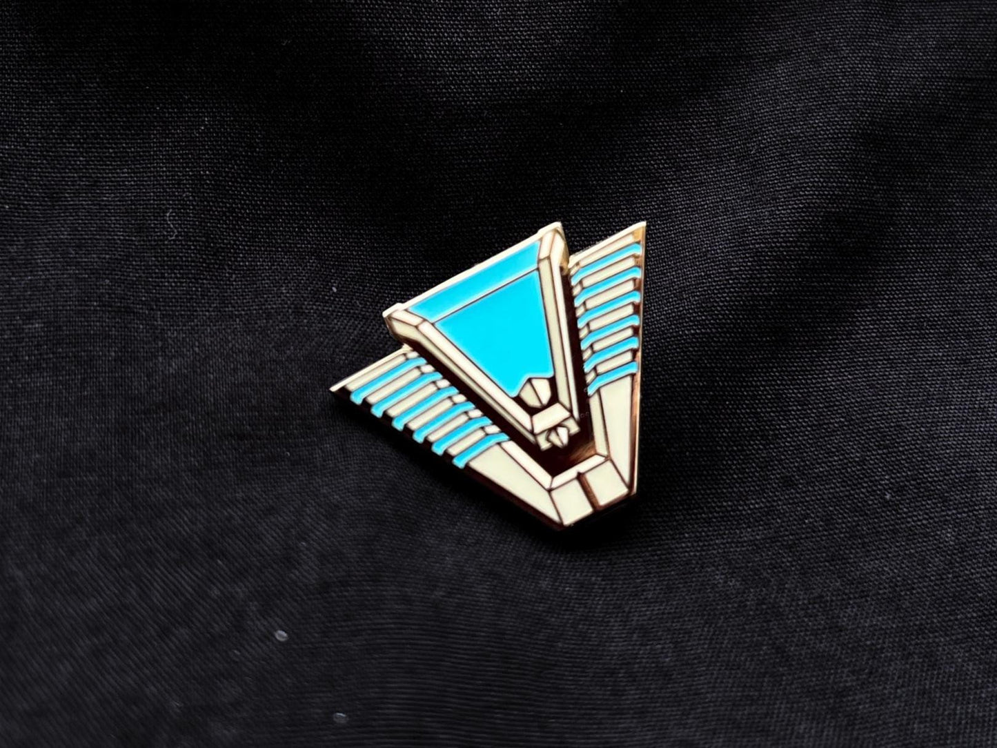 Chevron SG1 enamel pin (glow in the dark)